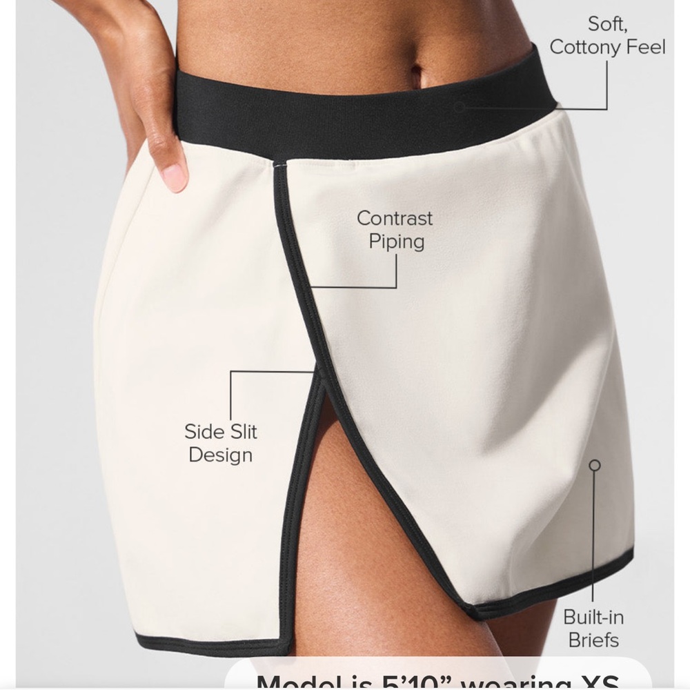 ALO Yoga Cream Skort with Black Trim